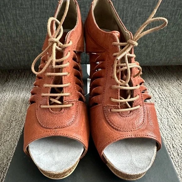 Dkode Braxton Peep Toe Heels - Picture 2 of 4